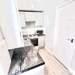 Modern Studio Near Heathrow