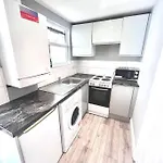 Modern Studio Near Heathrow