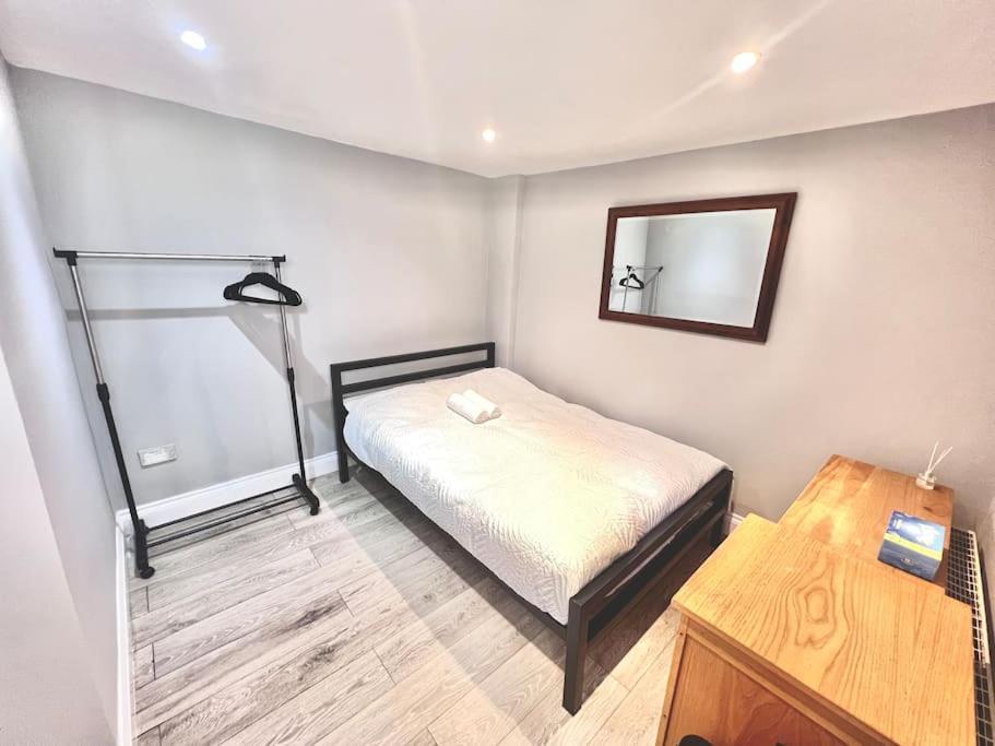 Apartment Modern Near Heathrow Southall